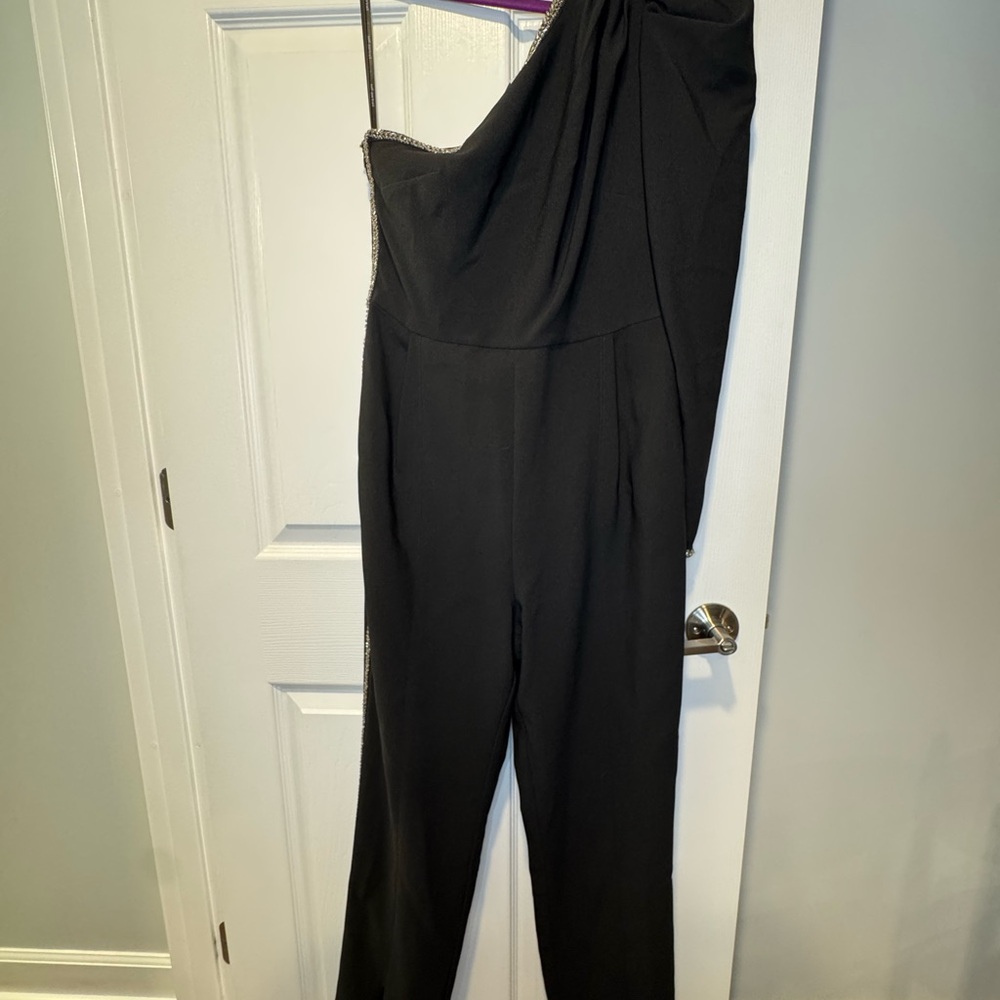 Elegant Black One-Shoulder Jumpsuit